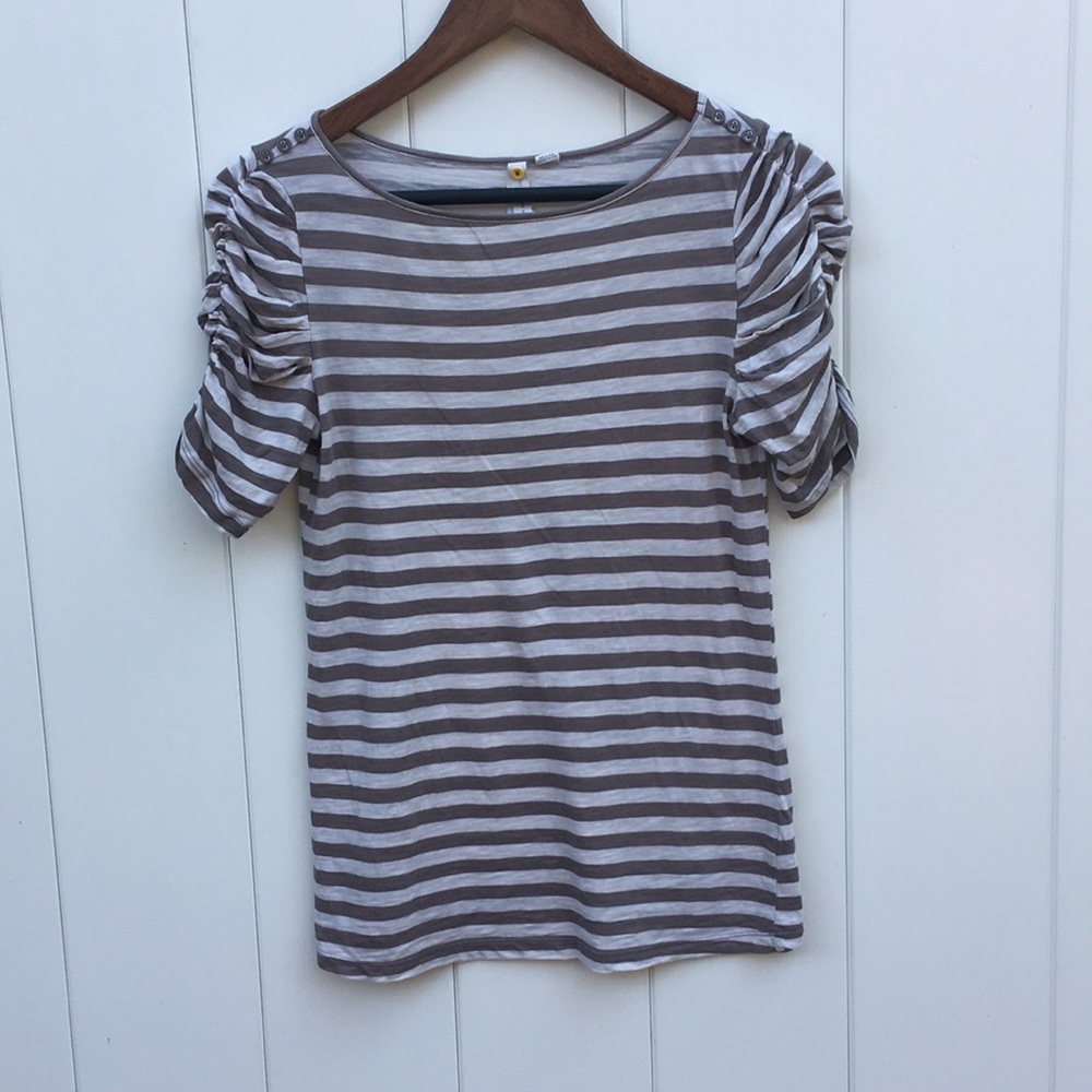 ANTHRO Little yellow button striped T size S